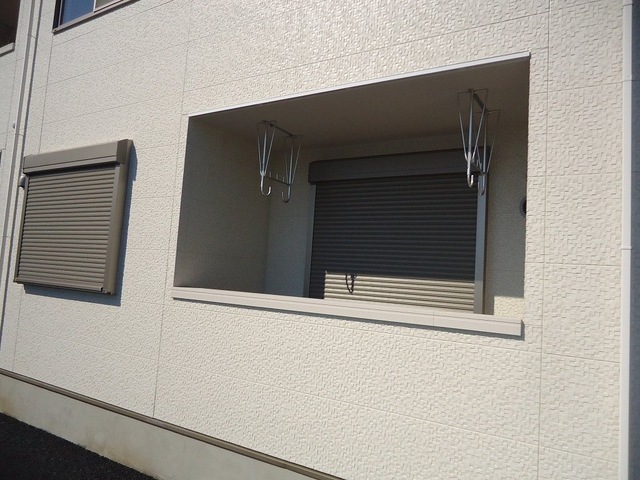 ��ʌ������s���X���ڂ̃A�p�[�g�̃o���R�j�[