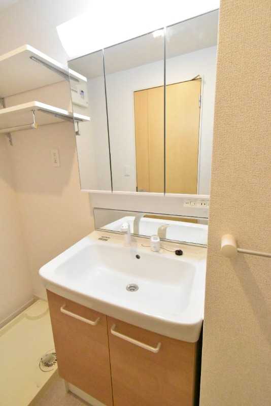 ��ʌ��������܎s����厚�w��̃A�p�[�g�̐��ʏ�