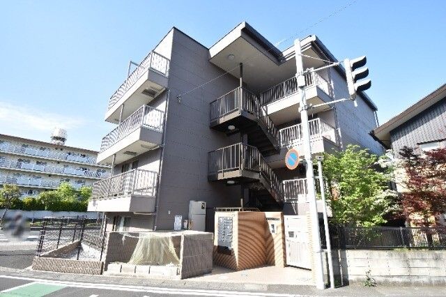 ��ʌ��������܎s�Y�a���؍�R����10-2�̃A�p�[�g�̌����O��