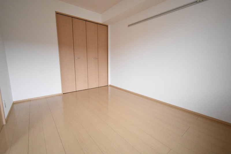 ��ʌ�����s�厚�����̃A�p�[�g�̂��̑������E�X�y�[�X