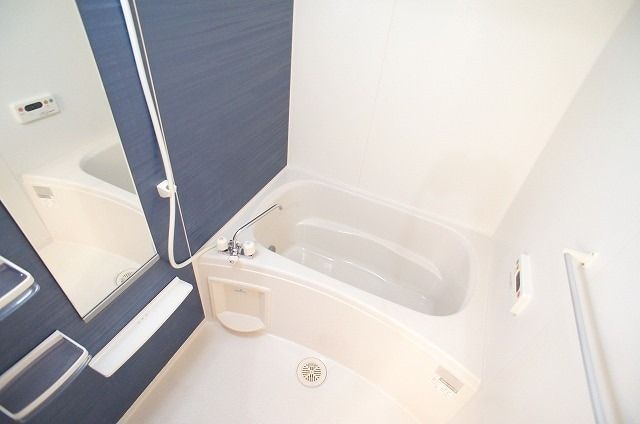 ��ʌ�����s�厚���s�g���̃A�p�[�g�̃o�X