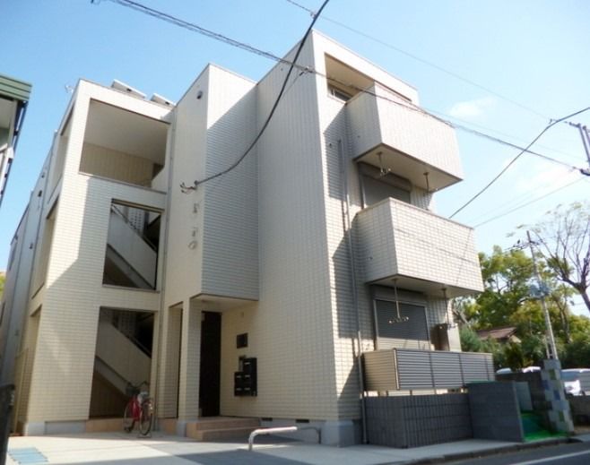 ��ʌ��n�s�ˉz�Q����13-2�̃}���V�����̌����O��