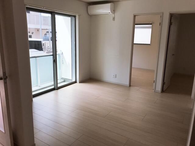 ��ʌ��������܎s�΋�����R���ڂ̃A�p�[�g�̋��ԁE���r���O