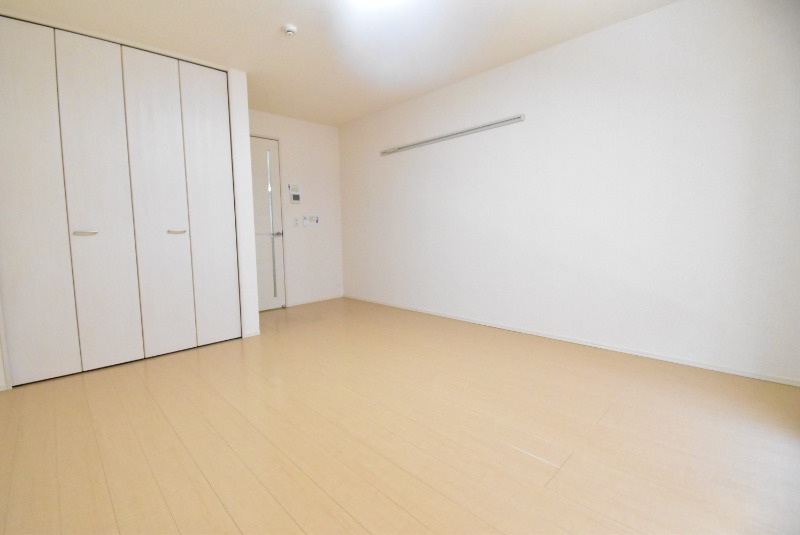 ��ʌ��������܎s�Y�a��{���R���ڂ̃A�p�[�g�̋����E���r���O