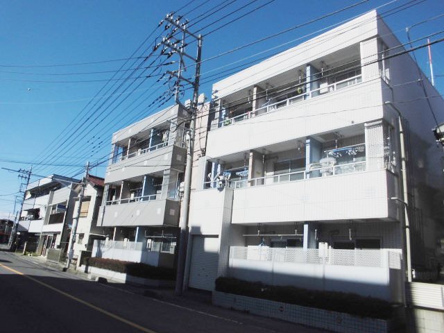 ��ʌ�����s�Ԉ�R���ڂ̃}���V�����̌����O��