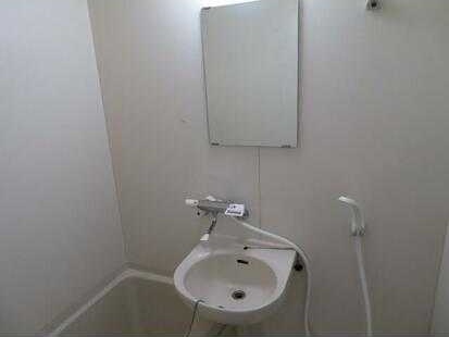 ��ʌ��������܎s��������Q���ڂ̃A�p�[�g�̃o�X