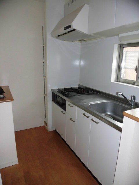 ��ʌ��������܎s��{��V�����Q���ڂ̃A�p�[�g�̃L�b�`��