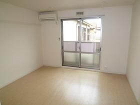 ��ʌ�����s���R���̃A�p�[�g�̋��ԁE���r���O