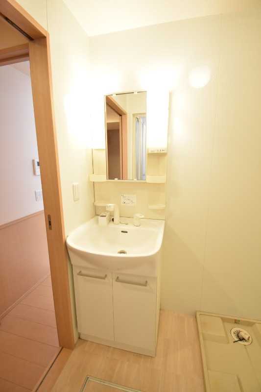 ��ʌ��������܎s��{��O���S���ڂ̃A�p�[�g�̐��ʏ�