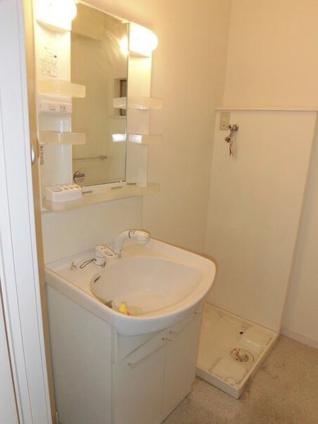 ��ʌ��������܎s��{��V�����Q���ڂ̃A�p�[�g�̐��ʏ�