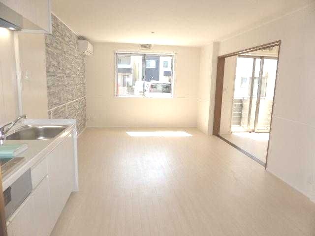 ��ʌ��������܎s���搼��{�R���ڂ̃A�p�[�g�̋��ԁE���r���O