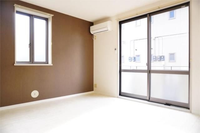 ��ʌ������s���h�Q���ڂ̃A�p�[�g�̋��ԁE���r���O