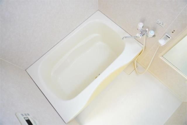 ��ʌ������s���h�Q���ڂ̃A�p�[�g�̃o�X