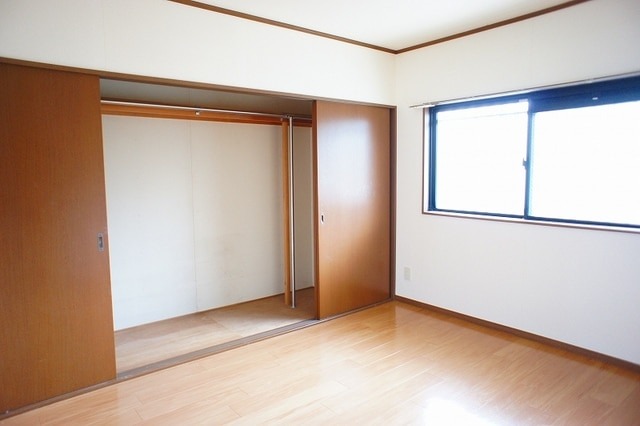 ��ʌ��z�J�s�{�{���Q���ڂ̃}���V�����̂��̑������E�X�y�[�X