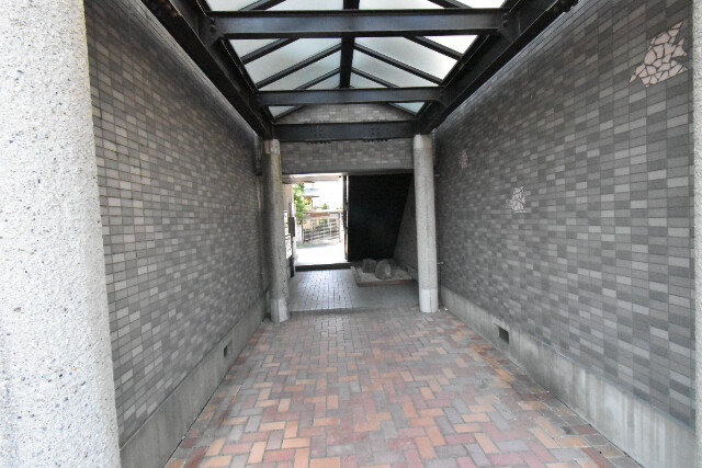 ��ʌ��z�J�s�{�{���Q���ڂ̃}���V�����̃G���g�����X