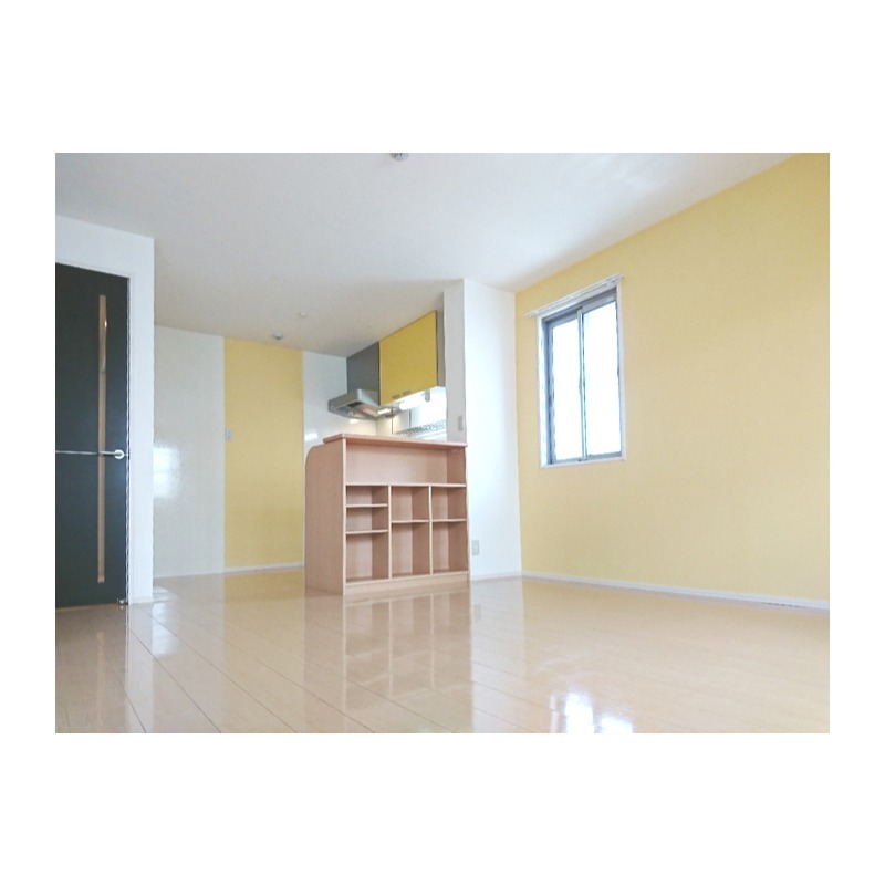 ��ʌ��z�J�s�����Q���ڂ̃A�p�[�g�̋����E���r���O