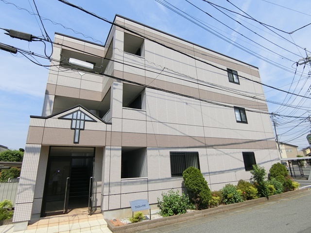 ��ʌ��@�c�s�@�c�R���ڂ̃}���V�����̃G���g�����X