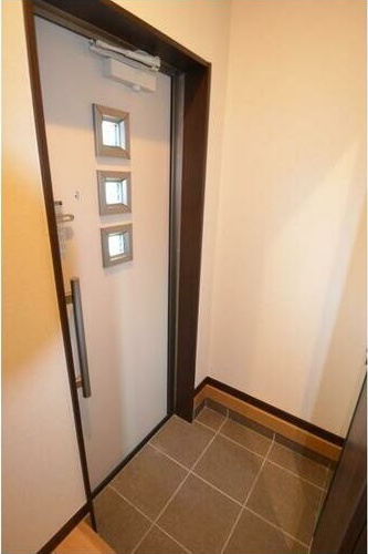 ��ʌ��������܎s��{��O���Q���ڂ̃A�p�[�g�̌���