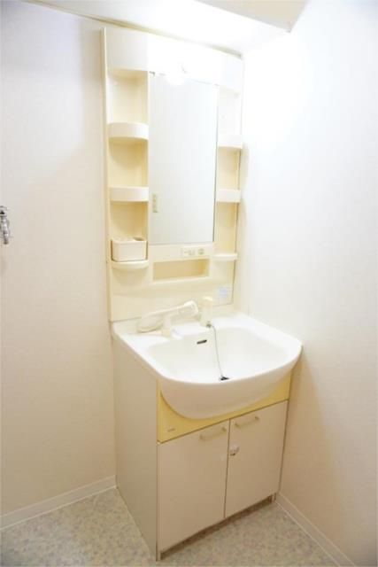 ��ʌ������s���h�Q���ڂ̃A�p�[�g�̐��ʏ�