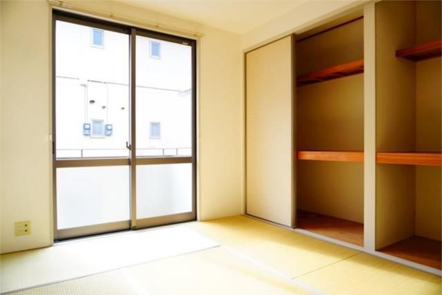 ��ʌ������s���h�Q���ڂ̃A�p�[�g�̂��̑������E�X�y�[�X