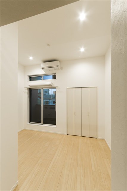 ��ʌ��������܎s�����擌��{�T���ڂ̃A�p�[�g�̋��ԁE���r���O