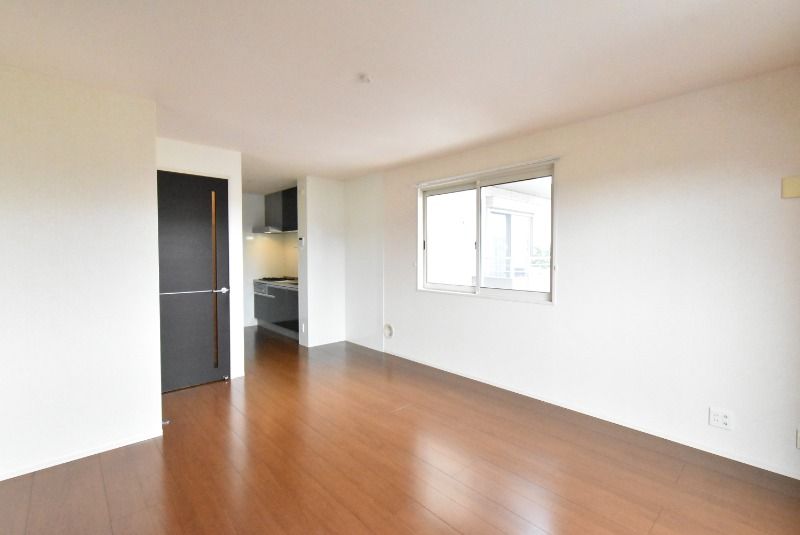 ��ʌ��z�J�s���C�N�^�E���P���ڂ̃A�p�[�g�̋��ԁE���r���O