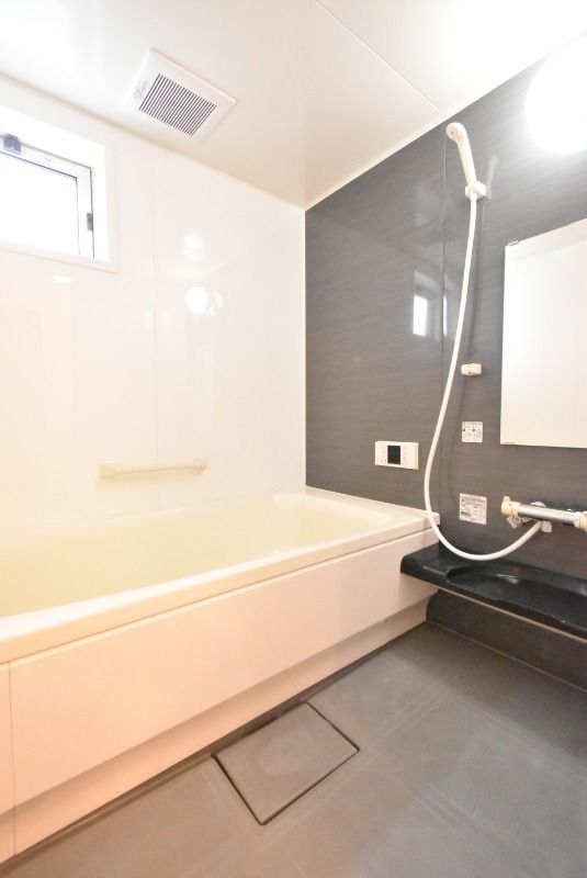 ��ʌ��z�J�s���C�N�^�E���P���ڂ̃A�p�[�g�̃o�X