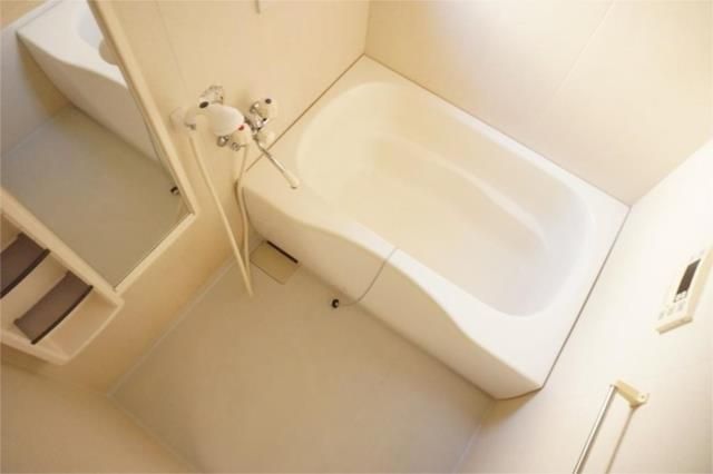 ��ʌ������s���h�Q���ڂ̃A�p�[�g�̃o�X