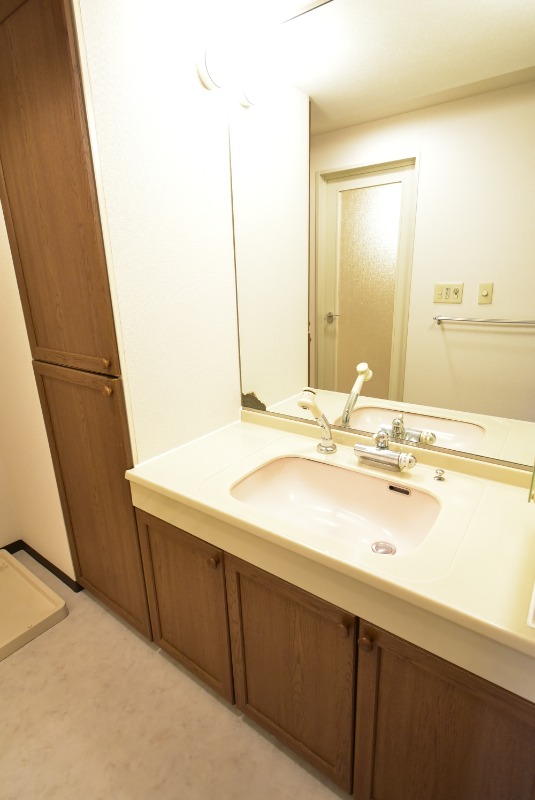 ��ʌ��������܎s�k��听���S���ڂ̃}���V�����̐��ʏ�