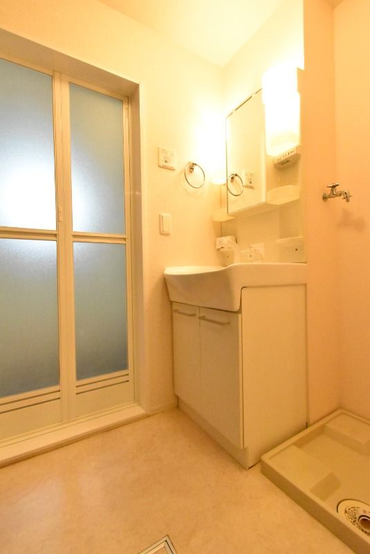 ��ʌ��z�J�s���C�N�^�E���P���ڂ̃A�p�[�g�̐��ʏ�