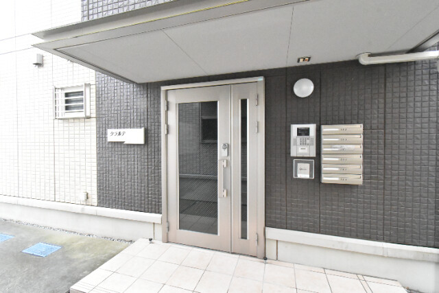 ��ʌ��z�J�s���C�N�^�E���P���ڂ̃A�p�[�g�̃G���g�����X