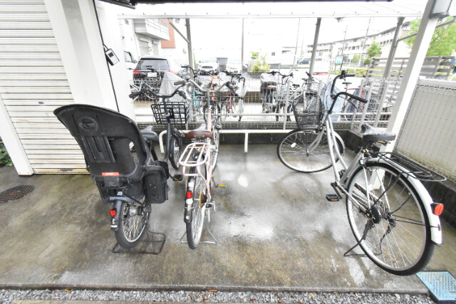 ��ʌ��z�J�s���C�N�^�E���P���ڂ̃A�p�[�g�̂��̑�