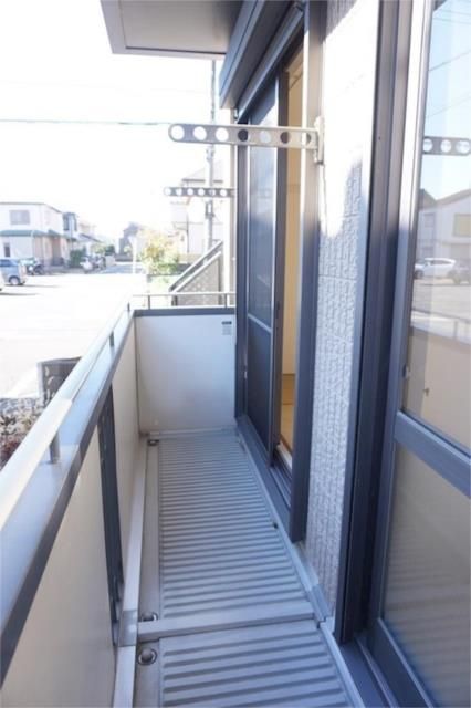 ��ʌ������s���h�Q���ڂ̃A�p�[�g�̃o���R�j�[