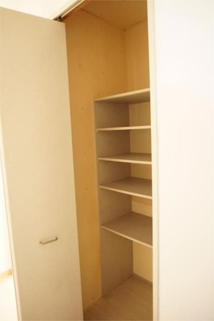 ��ʌ������s���h�Q���ڂ̃A�p�[�g�̎��[