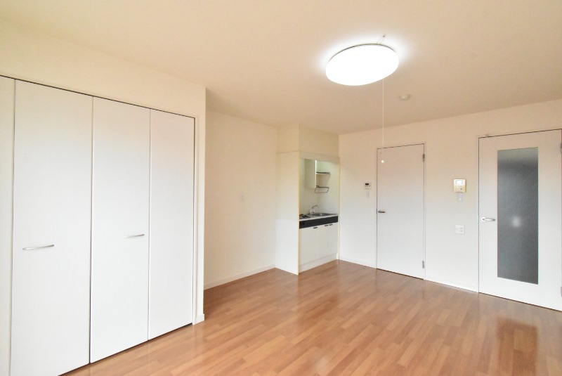 ��ʌ������s�k�J�P���ڂ̃}���V�����̋��ԁE���r���O