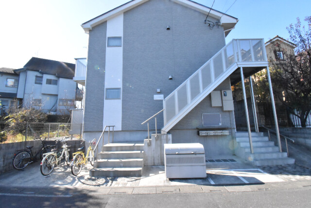 ��ʌ�����s�˒˓�Q����8-49�̃A�p�[�g�̌����O��