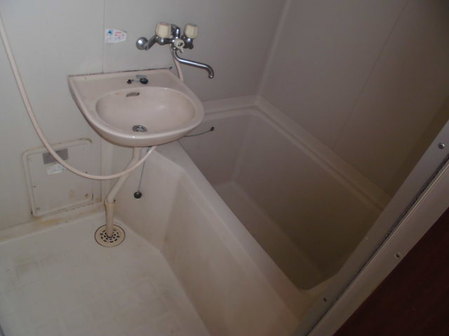 ��ʌ��������܎s����厚����{���̃A�p�[�g�̐��ʏ�