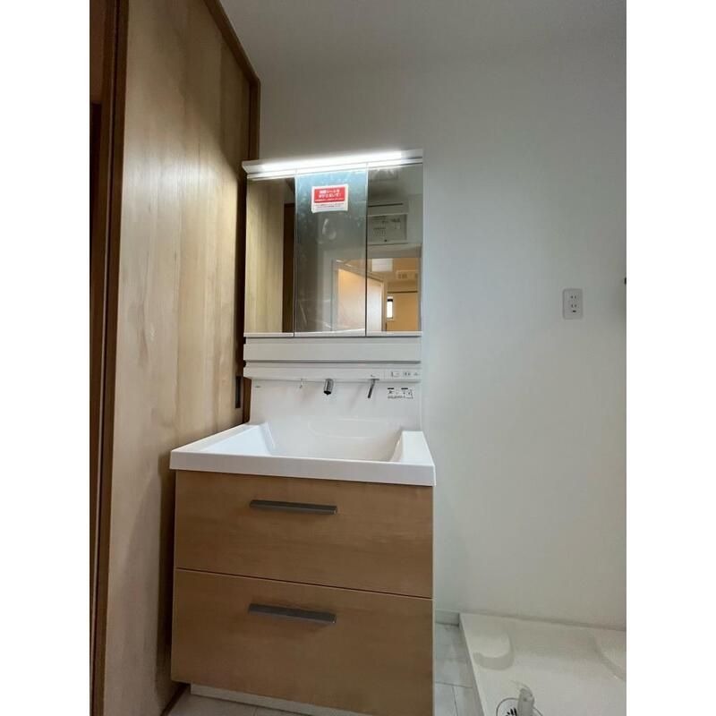 ��ʌ��������܎s������厚���[��̃A�p�[�g�̐��ʏ�