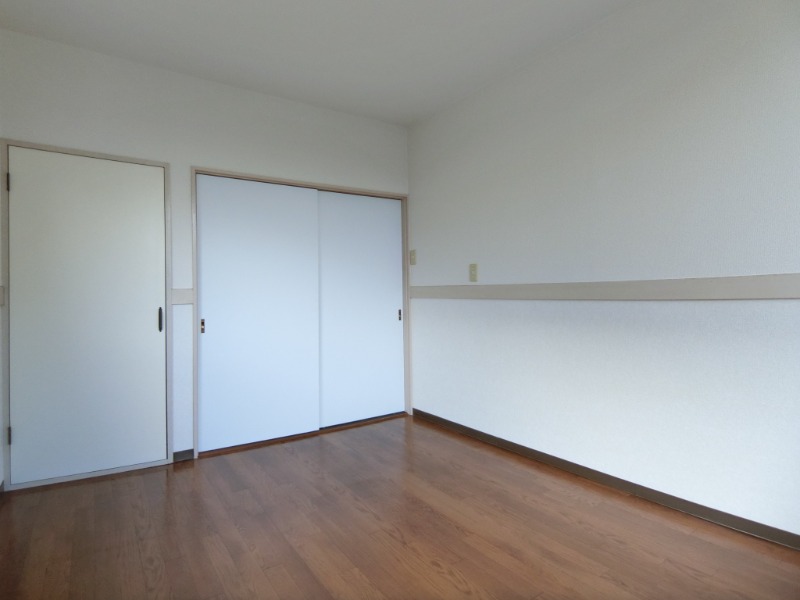 ��ʌ��z�J�s�ԓc�T���ڂ̃A�p�[�g�̋��ԁE���r���O