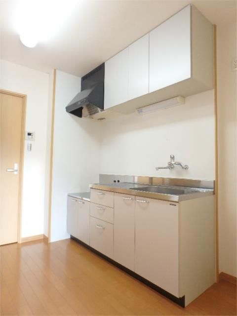 ��ʌ��������܎s�k��ޗǒ��̃}���V�����̃L�b�`��