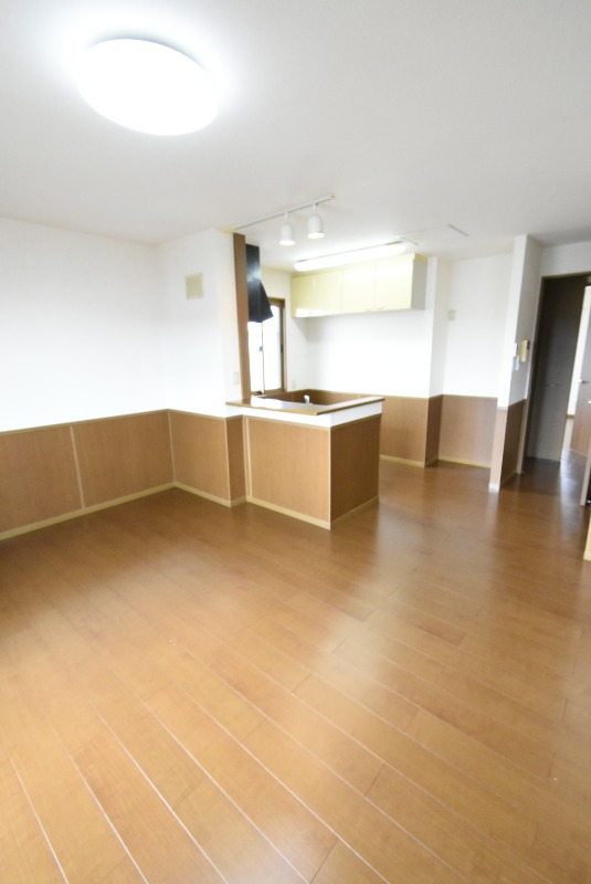 ��ʌ��������܎s�k��ʏ����̃A�p�[�g�̋��ԁE���r���O