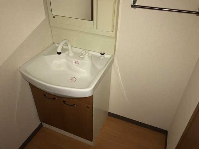 ��ʌ������s��ʖ�̃A�p�[�g�̐��ʏ�