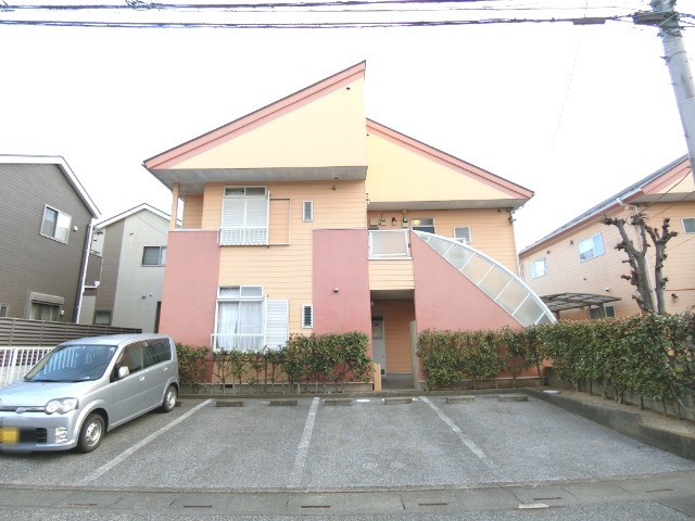 ��ʌ��z�J�s�ԓc�T���ڂ̃A�p�[�g�̒��ԏ�