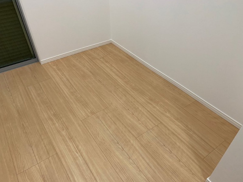 ��ʌ�����s������P���ڂ̃A�p�[�g�̋��ԁE���r���O