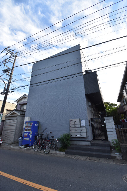 ��ʌ�����s������P���ڂ̃A�p�[�g�̃G���g�����X