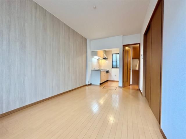 ��ʌ��z�J�s���]���P���ڂ̃A�p�[�g�̋��ԁE���r���O