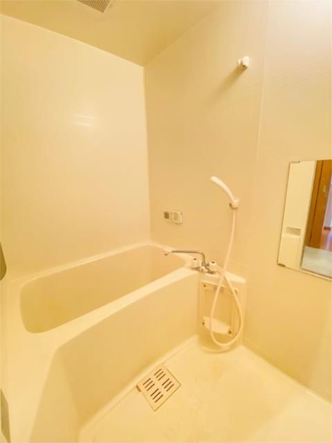 ��ʌ��z�J�s���]���P���ڂ̃A�p�[�g�̃o�X