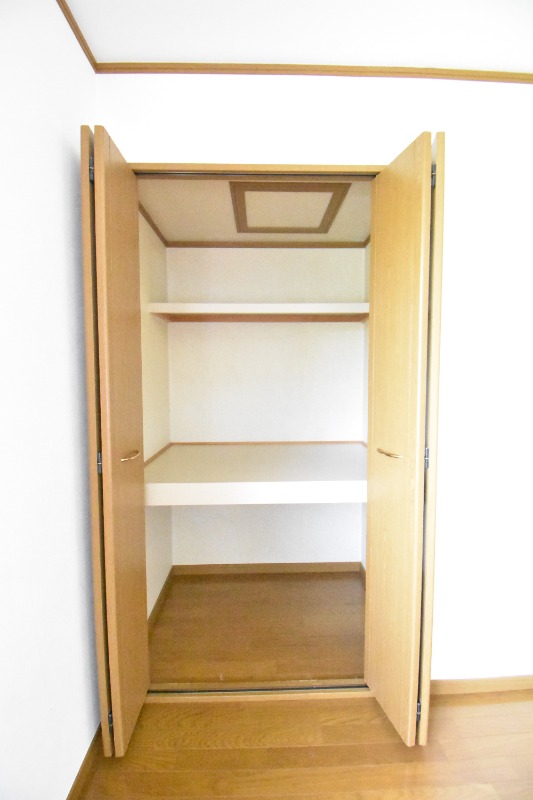 ��ʌ��@�c�s�@�c�T���ڂ̃A�p�[�g�̎��[