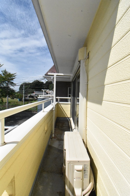 ��ʌ��@�c�s�@�c�T���ڂ̃A�p�[�g�̃o���R�j�[