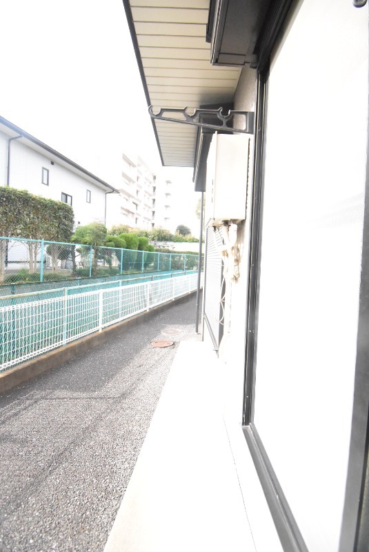 ��ʌ��������܎s�k�捡�H���̃A�p�[�g�̃o���R�j�[